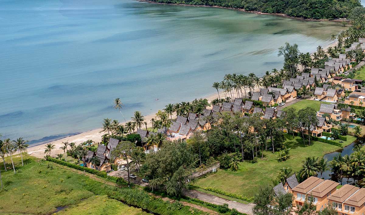 The beach and the villas